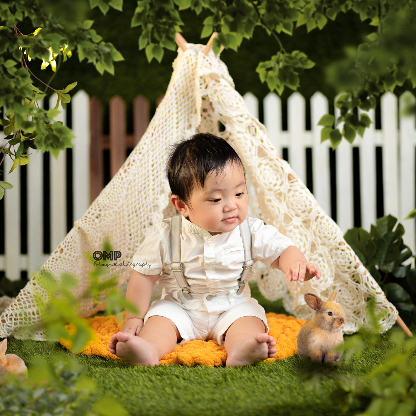 outdoor-baby-photography-in-qatar-